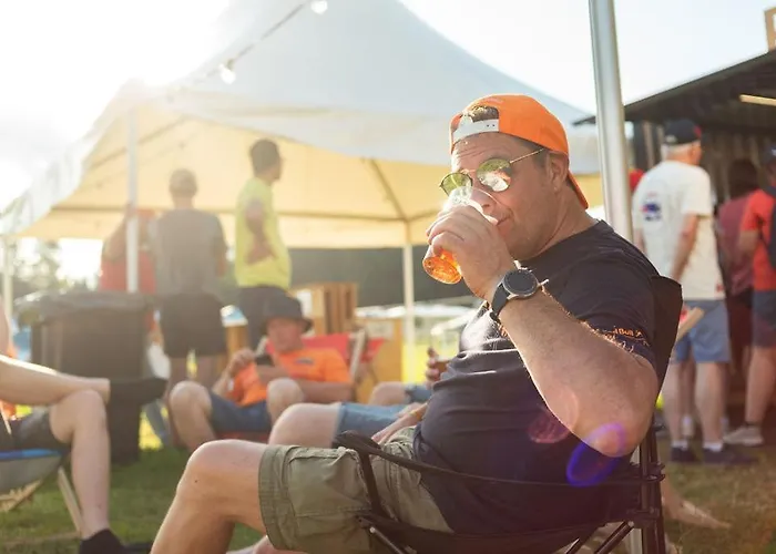 Easy مكان تخييم *