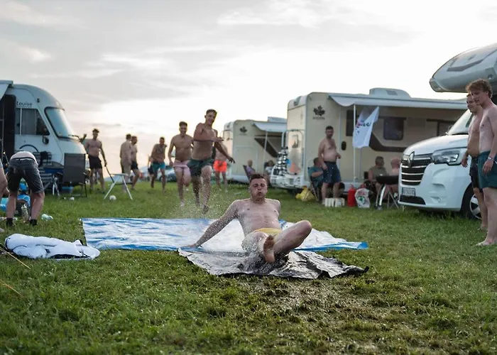 Easy مكان تخييم