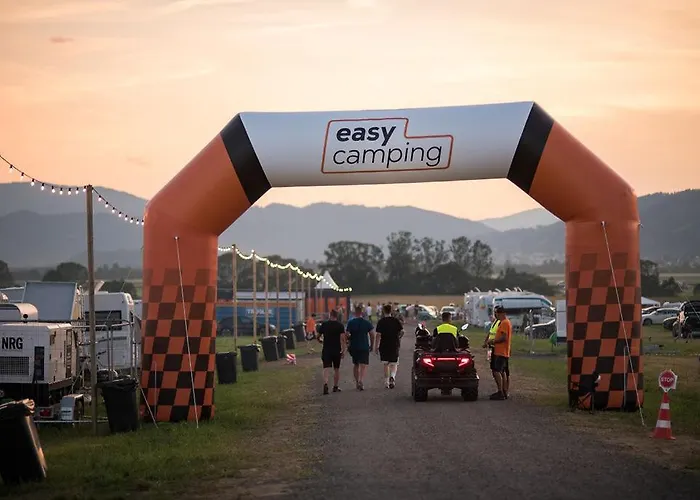 Easy مكان تخييم *